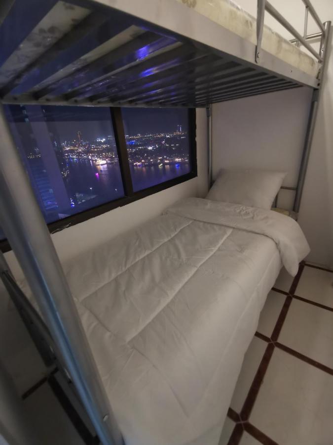 Cloud9 Hostel Dubai Bagian luar foto