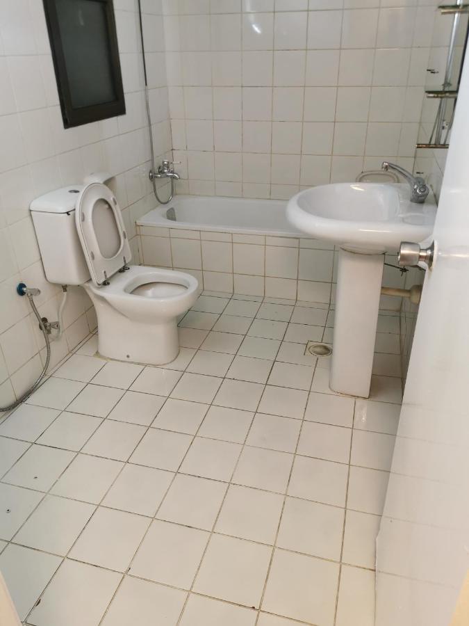 Cloud9 Hostel Dubai Bagian luar foto